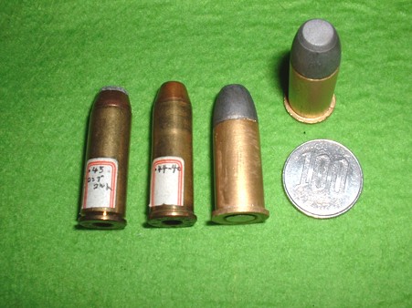 カートリッジサイズ比較、左より 45ロングコルト、44-40、 「レミントンM1876NAVY ローリングブロックピスト