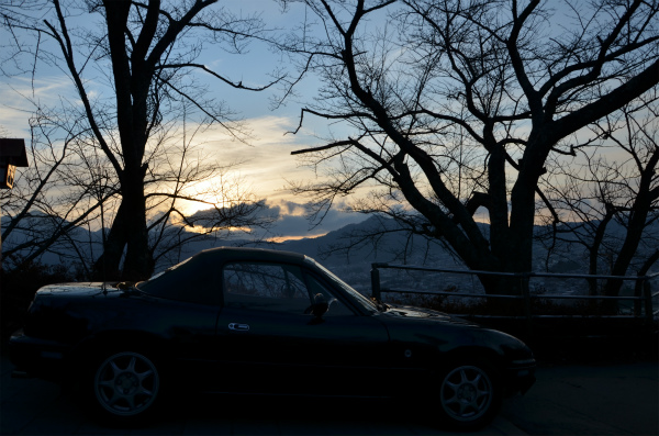元旦のお日様とEUNOS Roadster VR-Limited