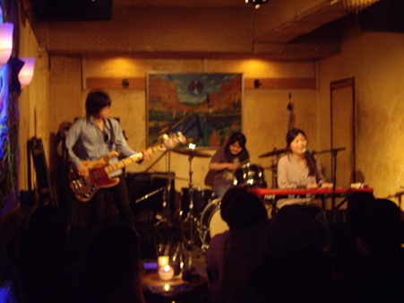 2012-01-18 国立 地球屋